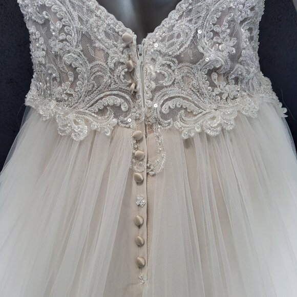 NWT~$2599~ALLURE BRIDAL~8/10~IVORY BEADED BALL GOWN FIT & FLARE WEDDING DRESS - Picture 12 of 16